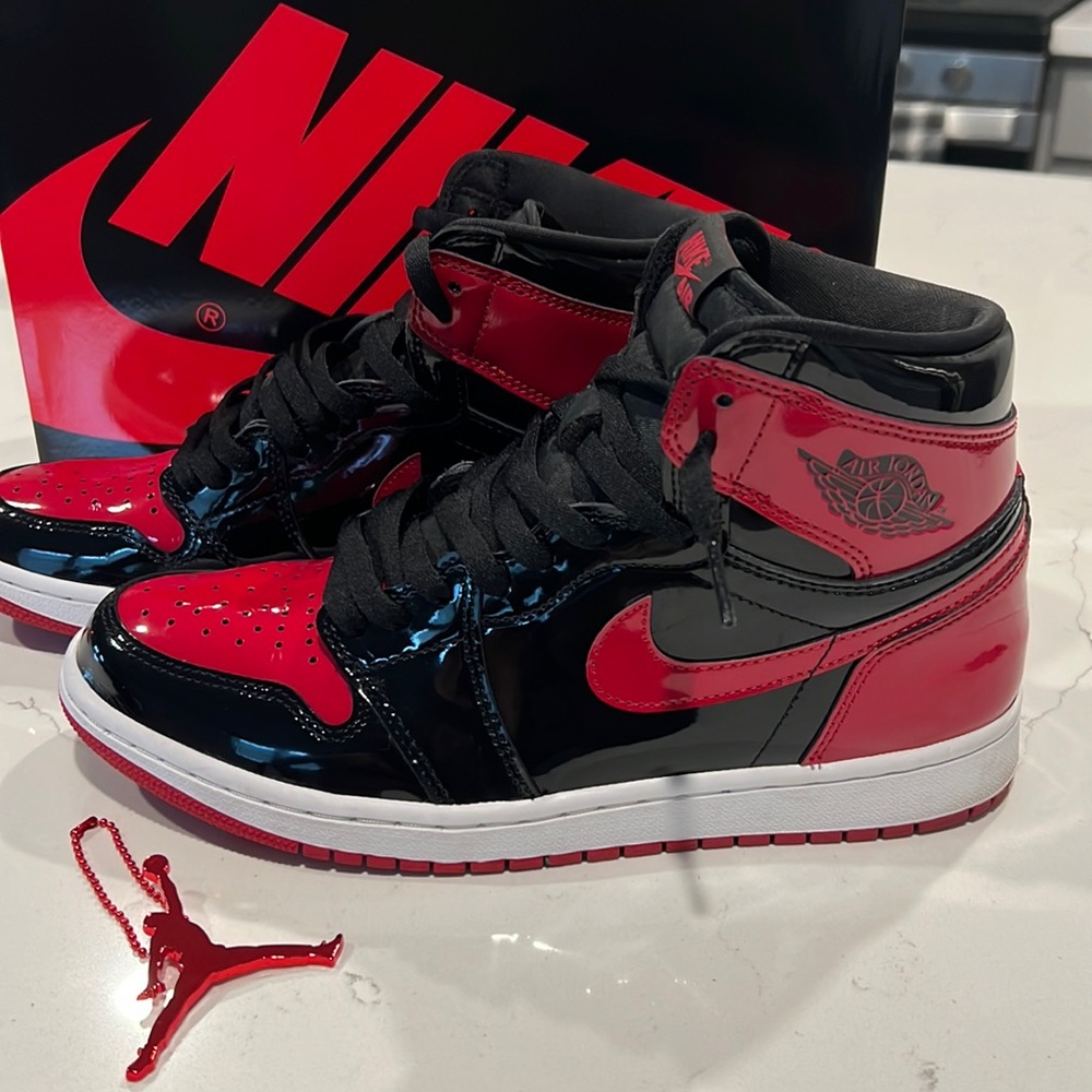 MENS SIZE 10 AIR JORDAN 1 RETRO HIGH OG 555088 063